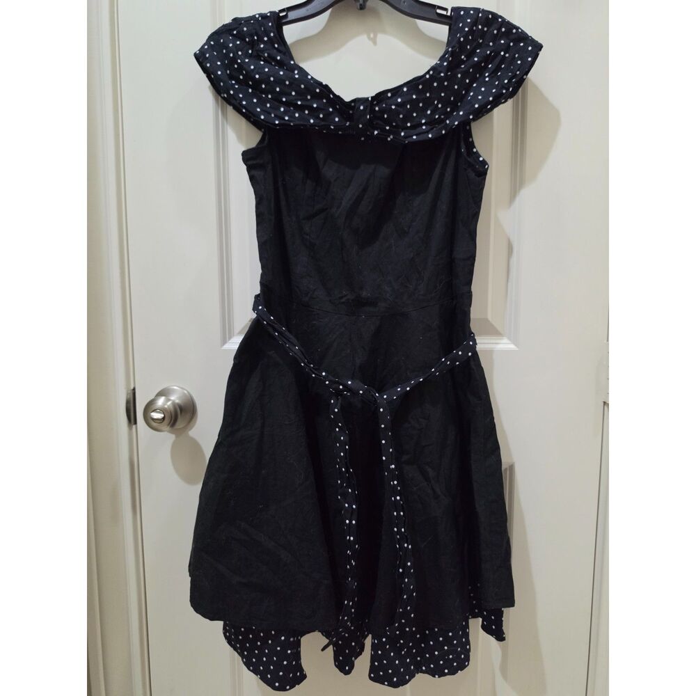 Modcloth Boat neck polka dot accent dress Size Large